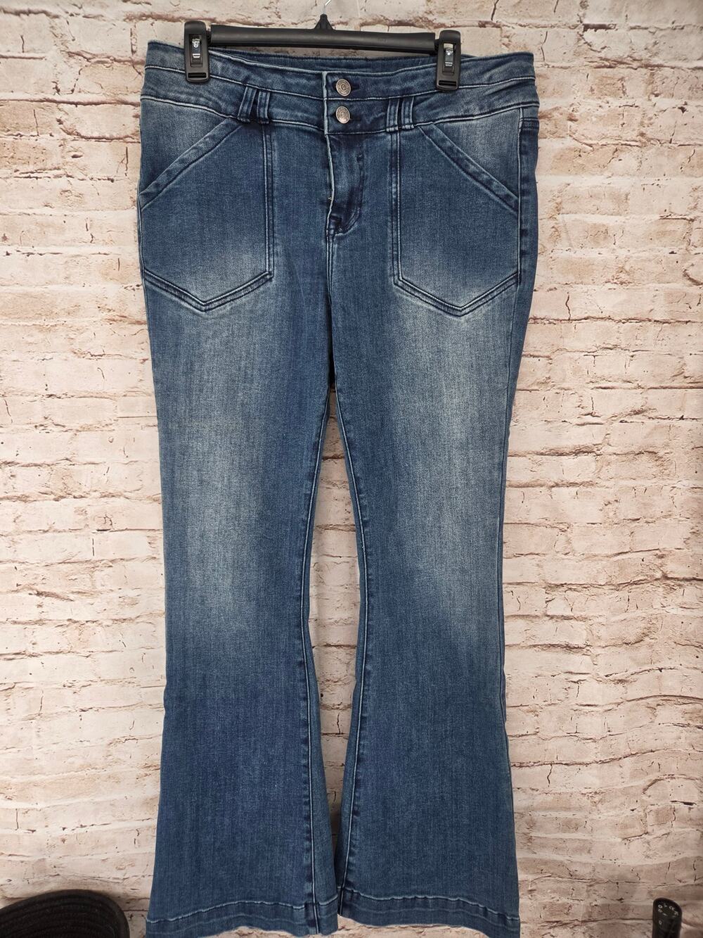 Vigoss Jeans Size 30 Flare Leg Medium Blue Jean
